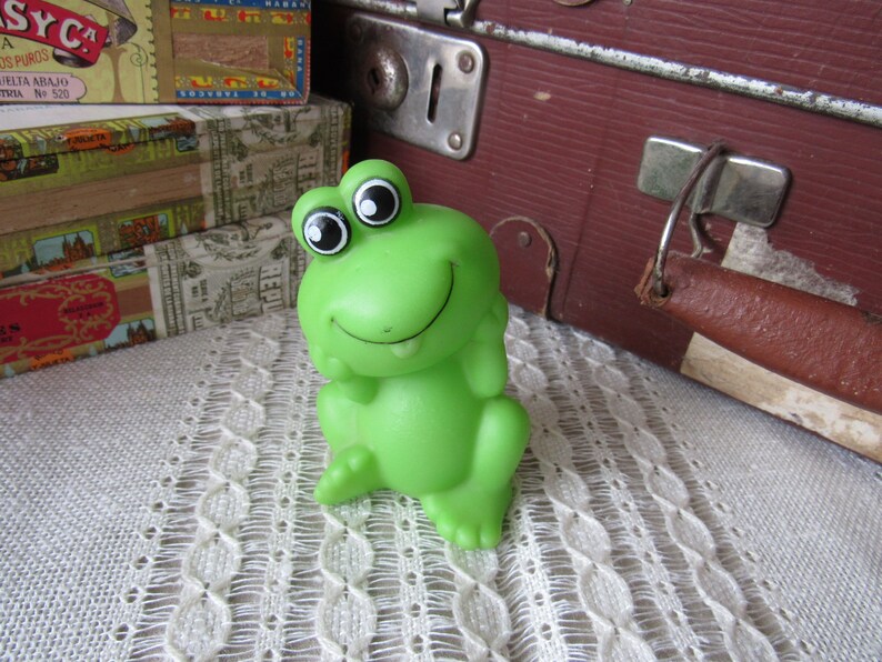 VINTAGE frog toy Green frog figurine retro smiling frog toy Etsy