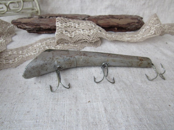 Vintage Fishing Lure, Handmade Fishing Lure, Wood Fishing Lure With 3 Hooks,  Ooak 