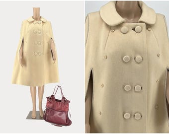 Great Deal - A set of vintage ivory cape and leather purse