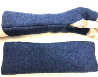 Ocean blue soft warm gloves made of best wool, robust and valuable is the thick cooking wool from Tyrol, for steering ridin at the keyboard