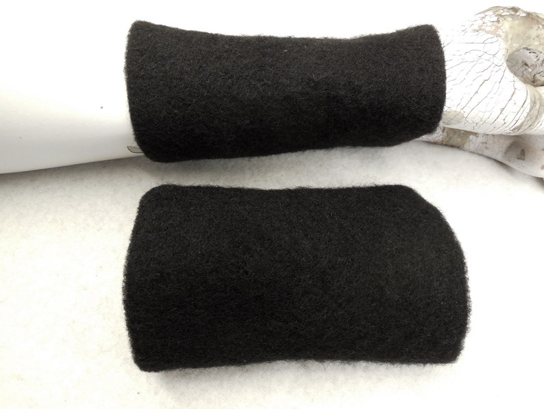 warme weiche Pulswärmer, robuste weicher Strickwolle, langlebige Armstulpen Handschuhe Wolle, zu Kleidern oder über einen Pulli Geschenk Schwarz