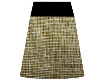 Check pattern skirt in A-form with double yoke soft, the skirt can be worn a little higher or lower for fit, the popular gift
