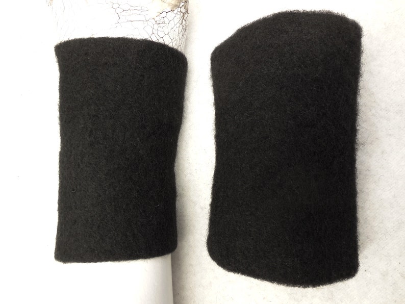 warme weiche Pulswärmer, robuste weicher Strickwolle, langlebige Armstulpen Handschuhe Wolle, zu Kleidern oder über einen Pulli Geschenk Bild 7