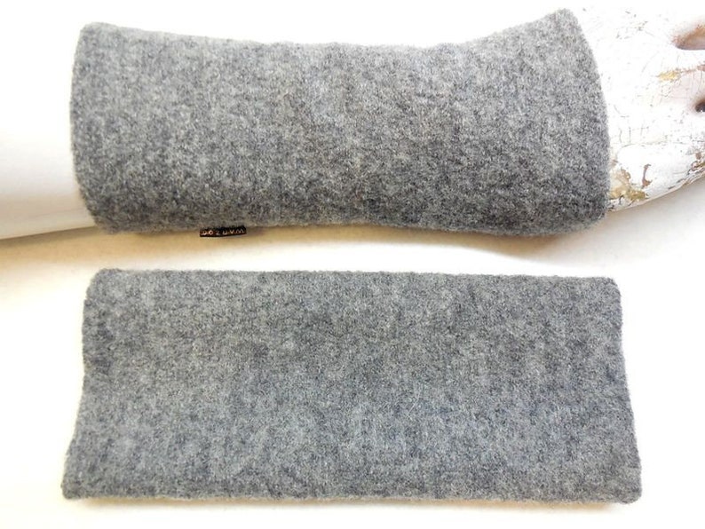 St. Moritz 20 wool arm warmers gloves softly wrist, Tyrolean cooked wool very expensive fabric, the popular gift image 1