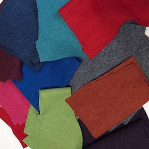 1kg fulled wool, 100% wool – warm, durable, soft and cosy; patchwork, rings, wrist warmers, skirts, toys, gifts