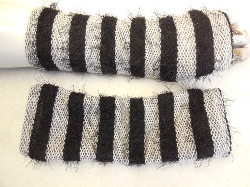 warmly gloves, finely grey arm warmers, ideal to dresses or over a thin sweater, slightly formed and fits good , the popular gift 画像 3