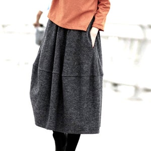 Italy quality wool, warm skirt in A shape, boiled wool happy fitting soft windproof with double belt the popular gift Anthrazit mitTaschen