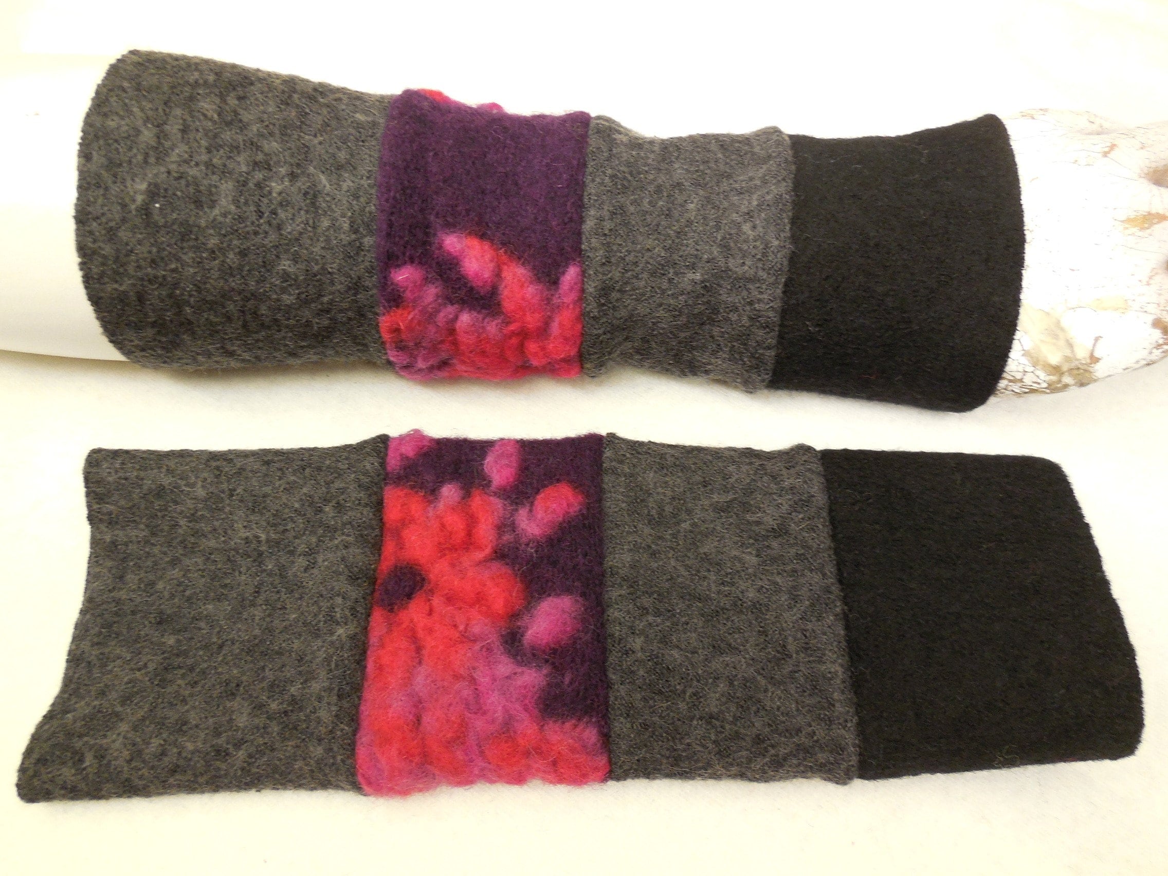 Wool tumbled, arm warmers 4 strips also for turning,  soft and warm gloves valuable and stable,  Loden wristlet warmer, the popular gift