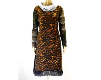 soft, stretchy dress, to turn over, made of high-quality knitted wool, with round neckline and shawl collar and lace, long sleeve, stable,