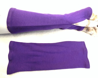 warmly gloves, finely purple arm warmers, ideal to dresses or over a thin sweater, slightly formed and fits good , the popular gift