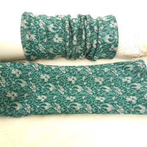 Very soft and  warm gloves, knit wool jersey light  finely and warmly, gloves  ideal for dresses or over a thin sweater the popular gift