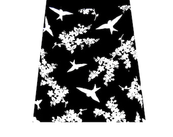 Oiseaux et fleurs sur jupe en jersey léger  imprimée en forme de A, longueur genou ou longueur souhaitée,  ceinture double cadeau