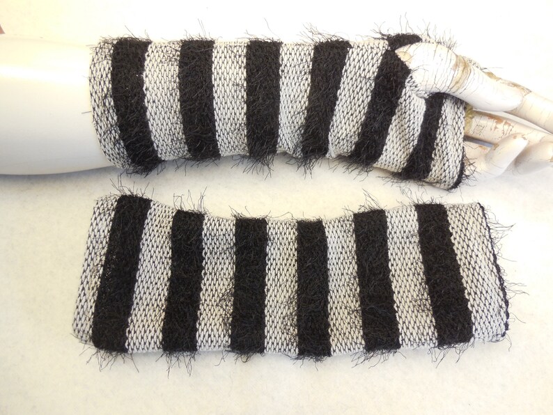 warmly gloves, finely grey arm warmers, ideal to dresses or over a thin sweater, slightly formed and fits good , the popular gift 画像 4