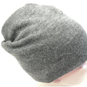 4 temporadas, sombrero, beanie 2-face Gorro reversible suave en estilo beanie de bien, tejido suave con borde enrollado sin costura. imagen 4