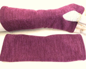 Very soft and  warm gloves, knit wool jersey light  finely and warmly, gloves  Ideal for dresses or over a thin sweater  The popular gift