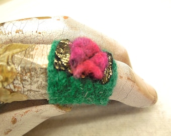 Ring finger cuffs made of wool always fit are warm and hold long  Soft and cuddly on the finger wool, the always popular gift