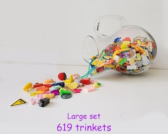SPEECH THERAPY TRINKETS - 619 Pieces - Resin, acrylic, metal - By sound groups - Phonological awareness