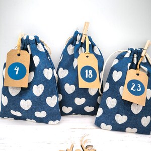 24 Stoffsäckchen blaue Herzen Adventskalender 9x12cm Girlande Aufkleber Klammern
