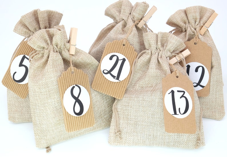 24 Stoffsäckchen Adventskalender JUTE Look 13x18cm BEIGE Gr. M Klammern Anhänger Aufkleber Garn Bild 1