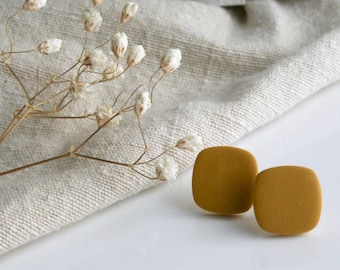 EARRING for woman in polymer clay, mustard yellow or vintage pink square ear stud.