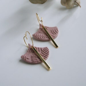 EARRING for woman in polymer clay, fern pattern piece, gold plated brass, gold plated bar AND gold ring hook.