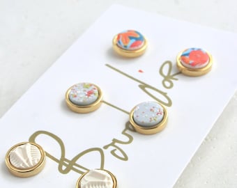 EARRING for woman in polymer clay, set of three pairs of single ear studs on gold plated cercle base.