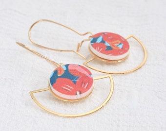 EARRING for women, mid-length hook, half cercle gold plated charm pendant with red floral pattern cercle in polymer clay.