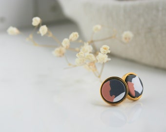 EARRING for woman in polymer clay, terrazzo style (dark blue, peach and white) cercle ear studs on gold plated stud, sterling stem.