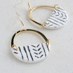 EARRING for women, handmade in polymer clay semi-circle pendant piece with herringbone pattern on gold-plated arch, standard french hook.