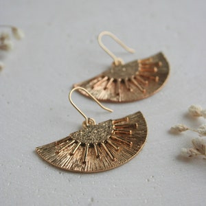 EARRING for women, mid-length hook, fan half cercle gold plated charm pendant.