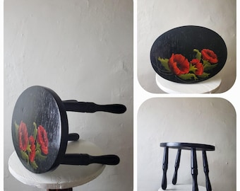 80s Black Poppy Stool cottagecore vintage small bedroom vtg cottage country