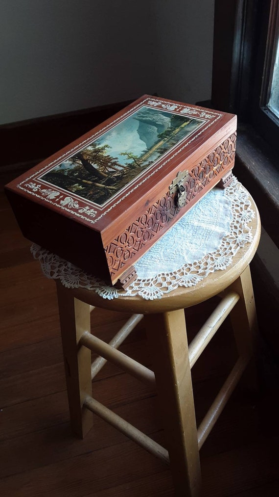 antique carved cedar chest / Keepsake jewelry / wood … Gem