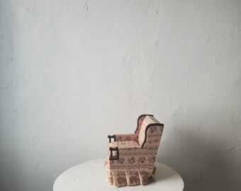 Silla de los años 70, alfiletero, muebles para muñecas, hechos a mano
