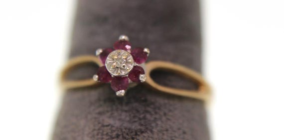 Vintage 10K Ruby Flower Ring - image 3
