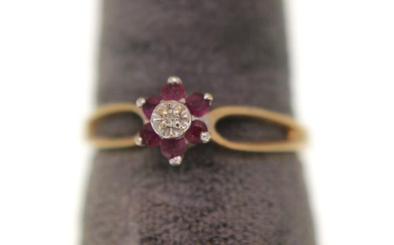 Vintage 10K Ruby Flower Ring - image 2