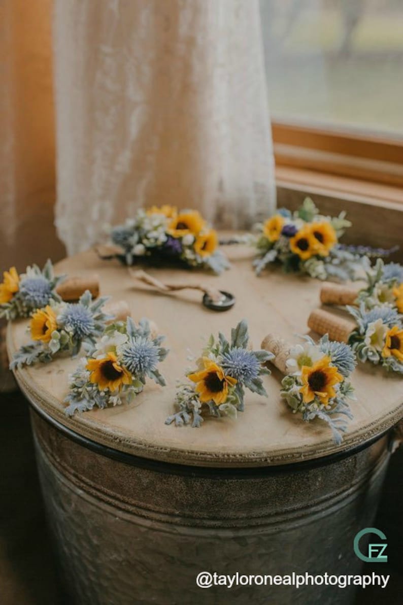 RUSTIC CORK Boutonniere's Wine Cork Wedding Party Décor image 0