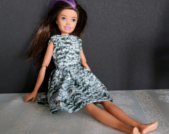 10.5 inch Girl Fashion Doll Dress in Green and White Print Cotton