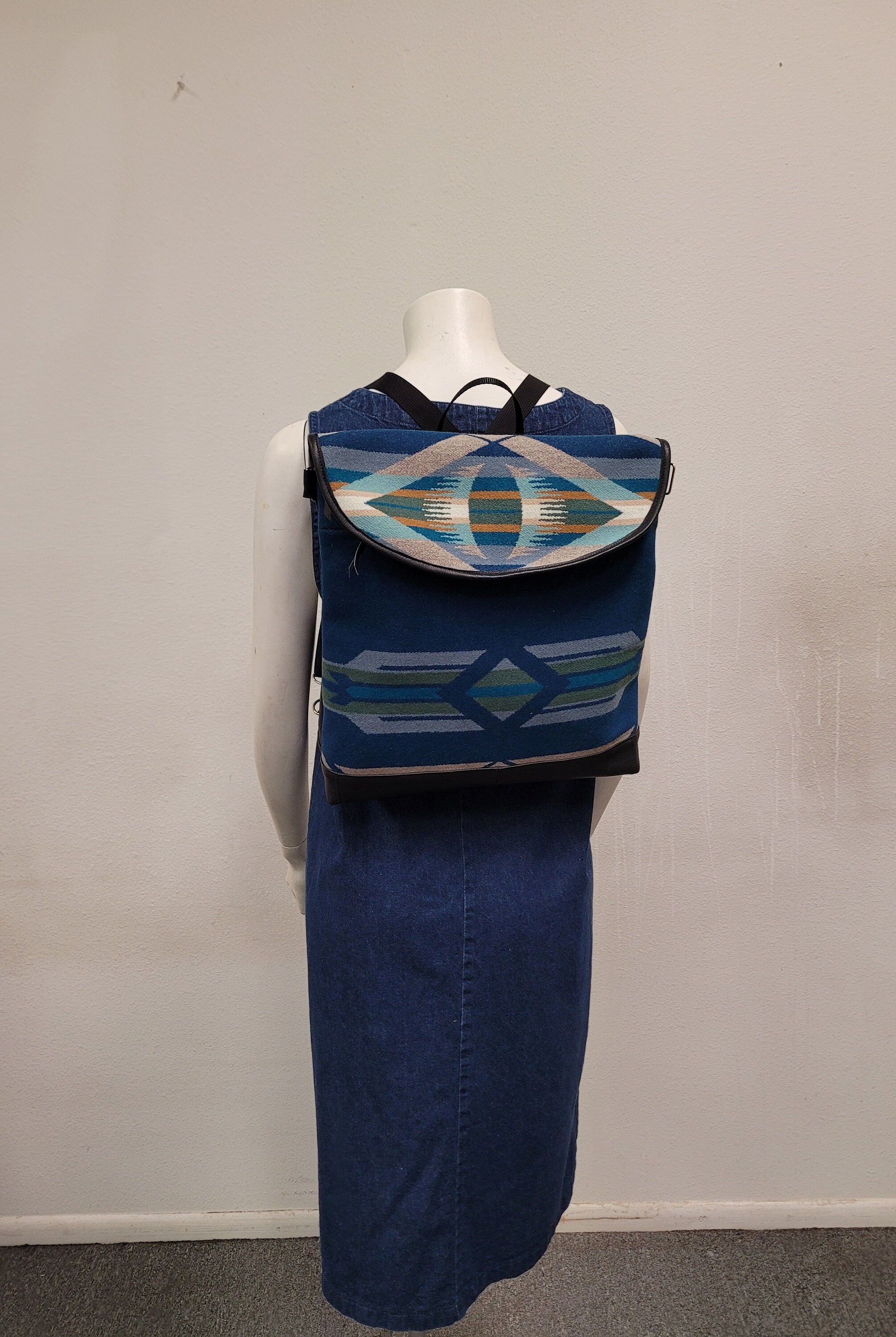 Handcrafted  Leather  Backpack Purse * Vintage Handmade Wool * Southwest Southwest Native American Wool and Leather Backpack Purse - Etsy main image 3