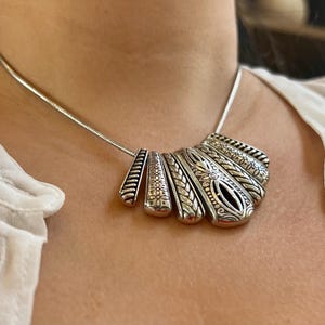 Collar con colgante de abanico de plata vintage de Brighton, cadena ajustable, detalles grabados. imagen 6