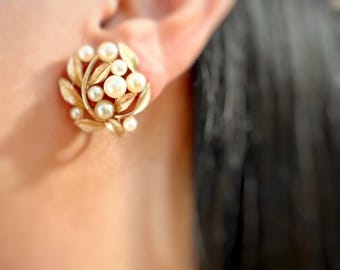 Vintage Pearl Clip-On Earrings Gold Tone Leaf Cluster Bridal Wedding