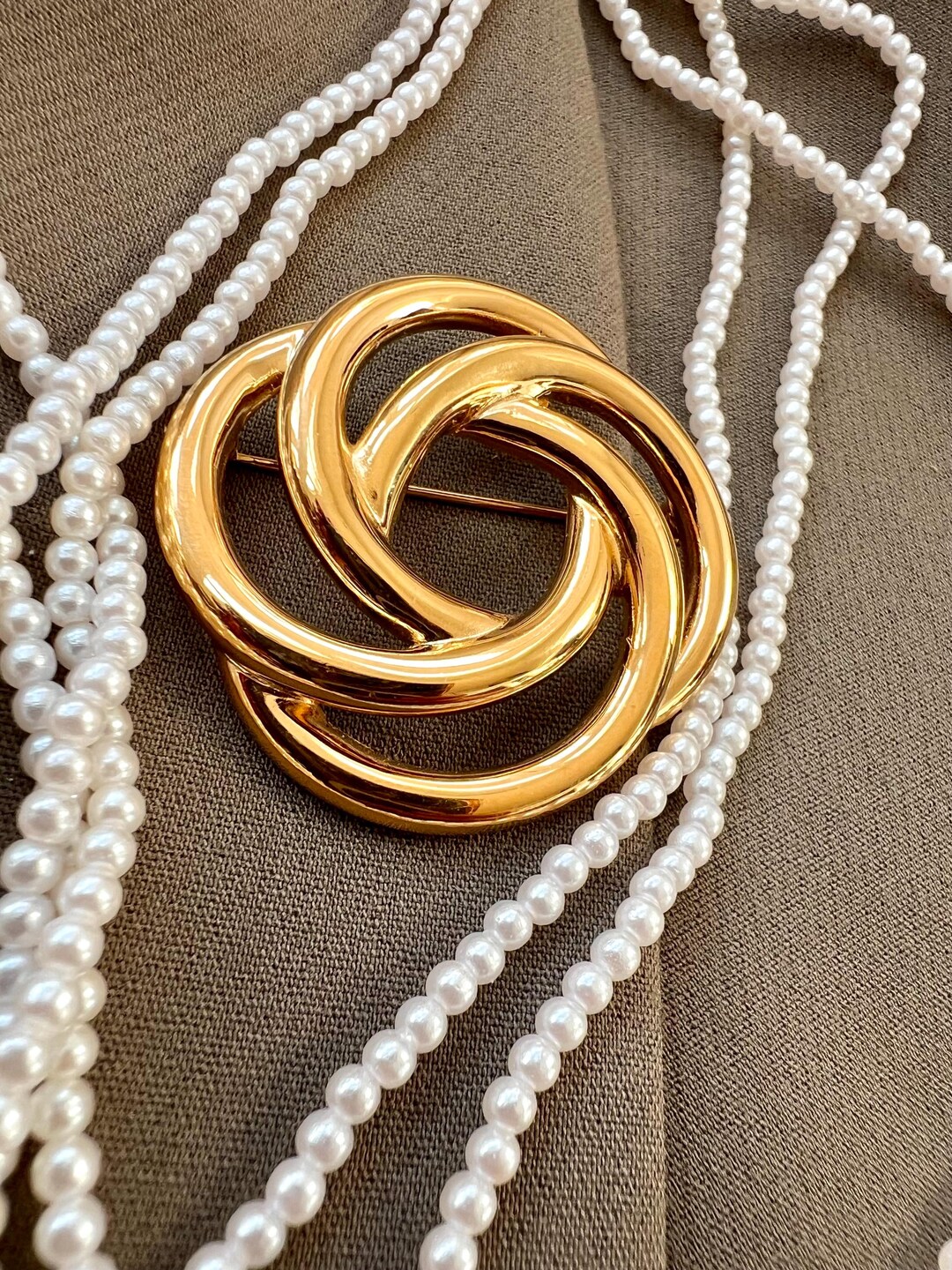 Monet Gold Knot Brooch, Interlocking Loop Statement Pin, Retro ...