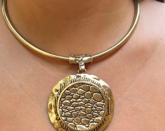 Gargantilla dorada estilo vintage / Joyería llamativa y gruesa