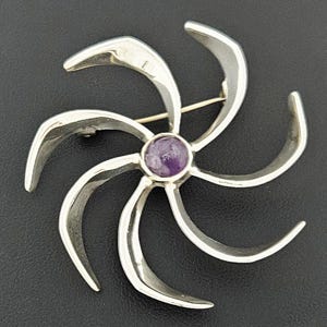 Taxco Artist JH Broche moderniste en argent sterling et améthyste, vers 1960