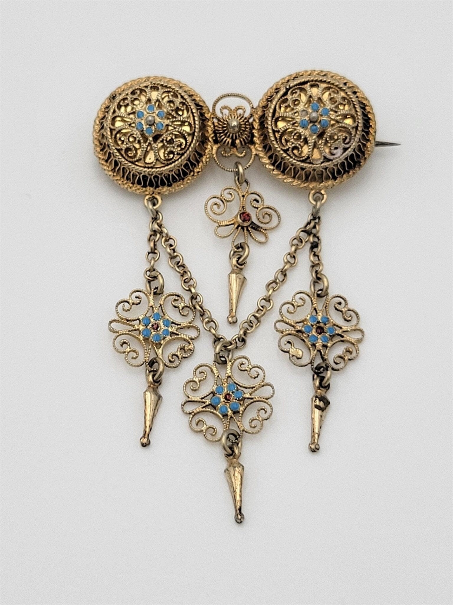 Solje brooch sale