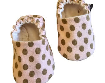 Pink Polka Dot Baby Slippers, Pink Baby Shoes, pink Baby Mocc, polkadot Baby Shoes, Newborn Slippers, Baby Slippers, purple polkadot Shoes