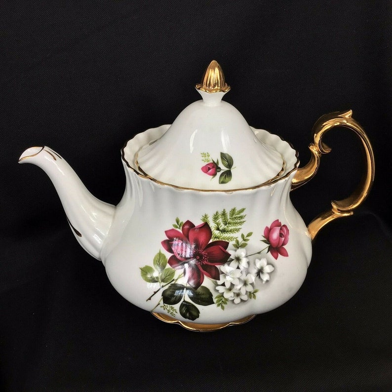 Royal Imperial Roses teapot