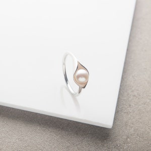 Calla Lily Pearl Ring image 2