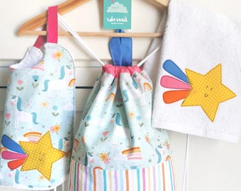 Set asilo nido unicorni, sacca cambio personalizzata, bavaglino con elastico e asciugamano con asola