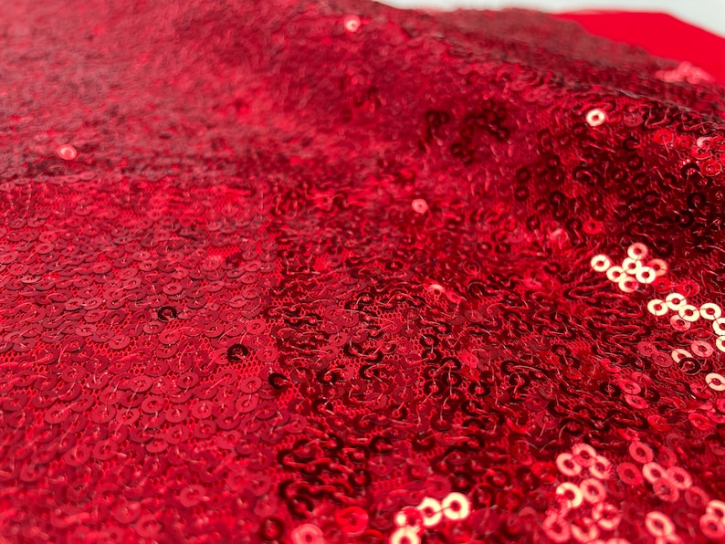 3mm Mini Sequins Tissu Matériau 1 voie extensible 130cm ou 51 de large Paillettes étincelantes Rouge image 3