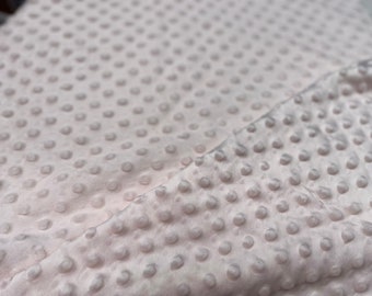 Kuiltje DOT Superzachte fleece stof Gezellige deken pluche knuffelwaardig zacht materiaal - 160 cm breed - Blush Pink